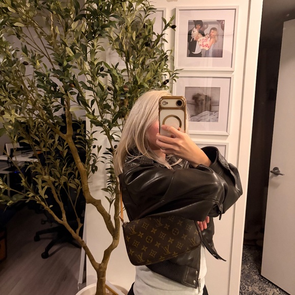 Louis Vuitton Bag Pochette - Picture 6 of 6